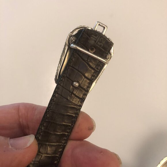 Vintage-Inspired Black Croc Embossed Leather Belt with Ornate Silver Buckle - Picture 4 of 6